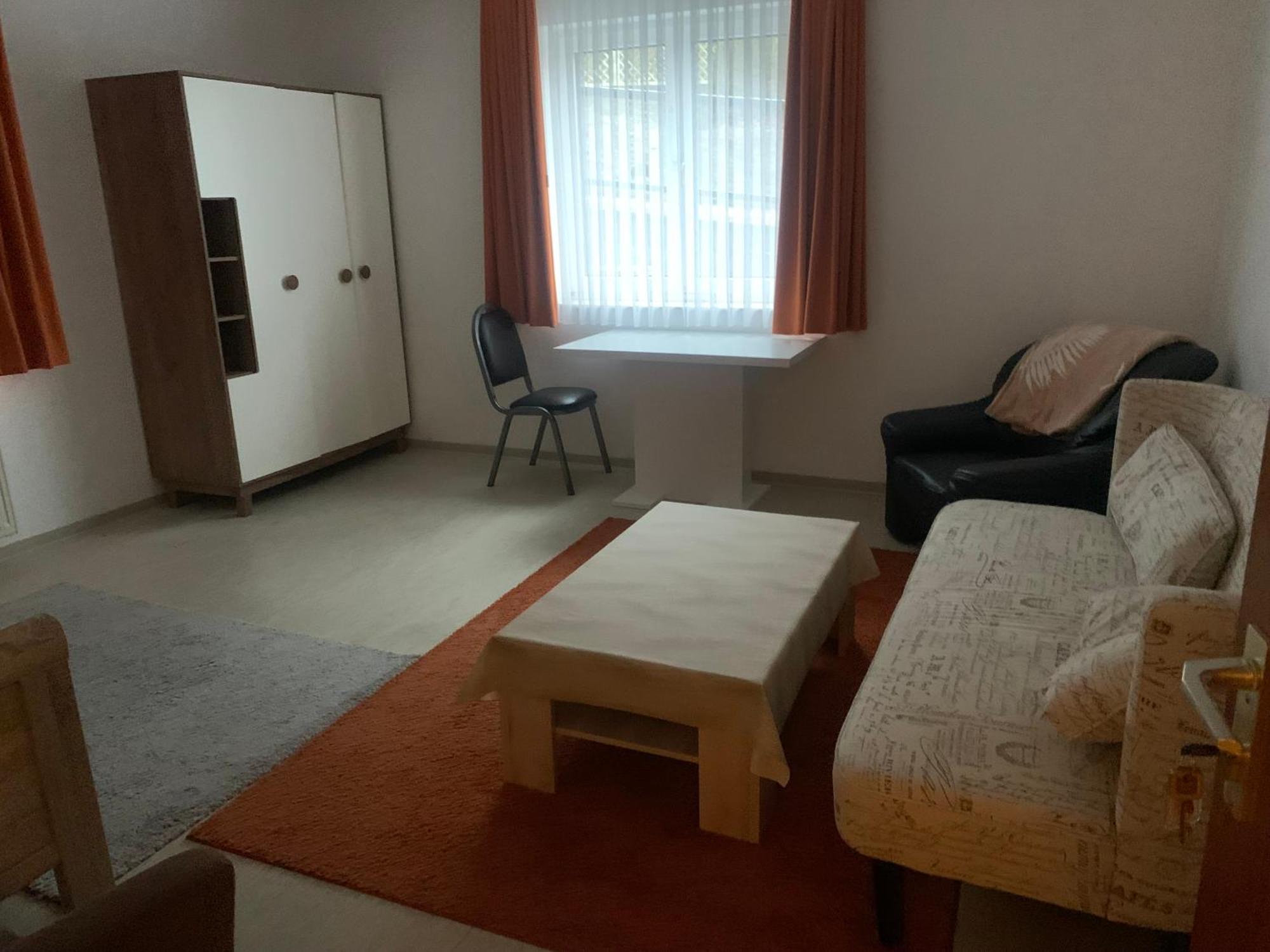 Monteure & Handwerker Einfach, Unkompliziert Und Preiswert In Алсфелд Екстериор снимка
