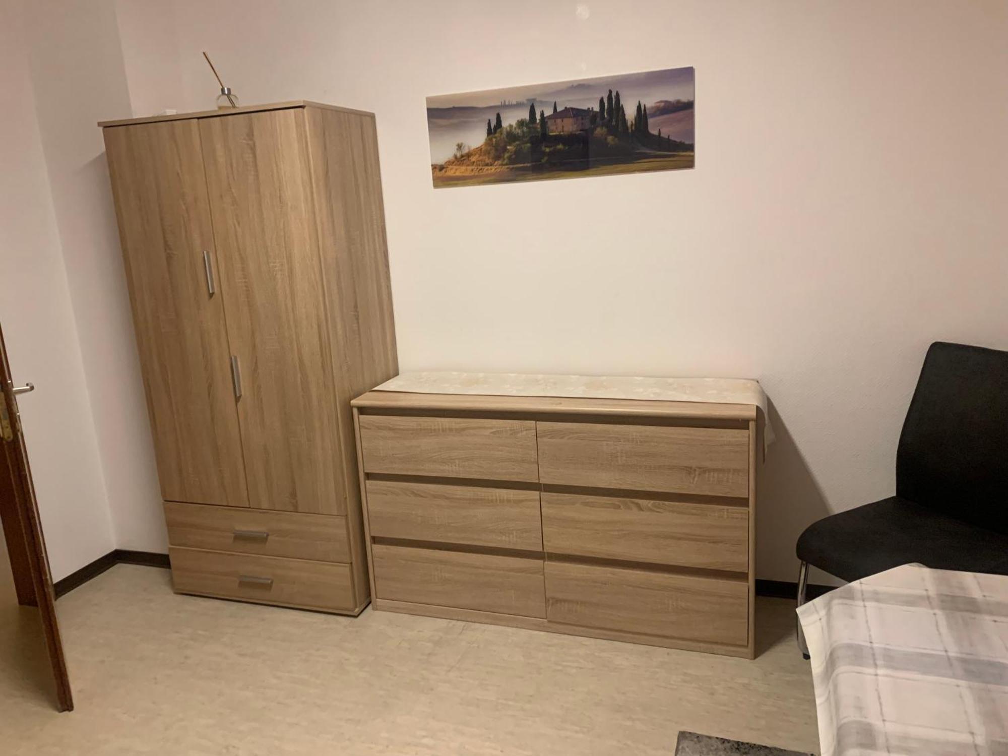 Monteure & Handwerker Einfach, Unkompliziert Und Preiswert In Алсфелд Екстериор снимка